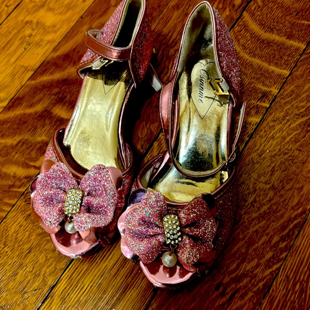 Dress up sparkly pink heels for girls size 12  slightly worn.